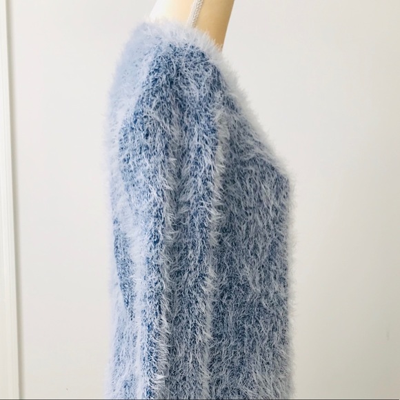 🆕 Snow White & Blue Fluffy Sweater - Picture 3 of 4